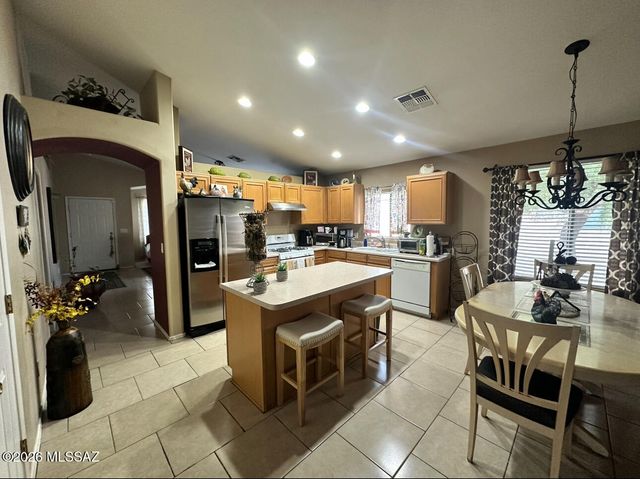 7585 S Carlisle Avenue, Tucson, AZ 85746