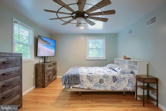 25 HICKORY ROAD, Carlisle, PA 17015