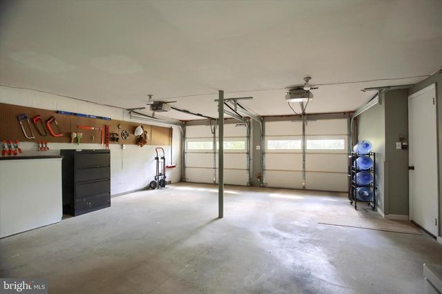25 HICKORY ROAD, Carlisle, PA 17015