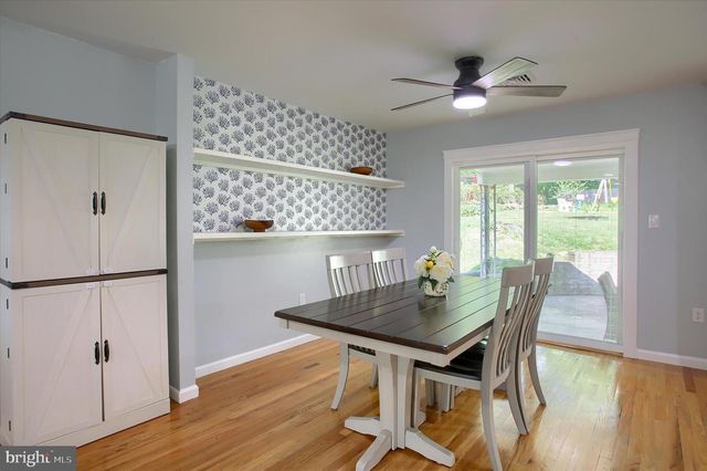 25 HICKORY ROAD, Carlisle, PA 17015