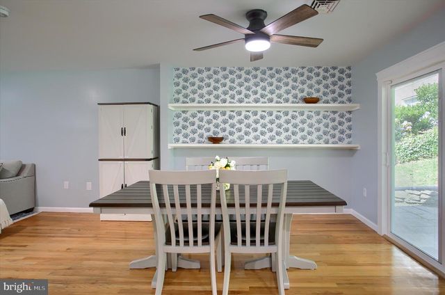 25 HICKORY ROAD, Carlisle, PA 17015