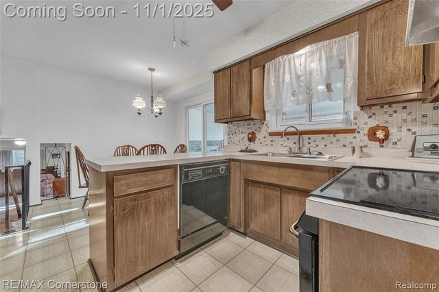 2232 Wilshire Street, Westland, MI 48186