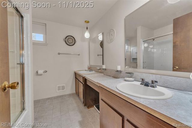 2232 Wilshire Street, Westland, MI 48186