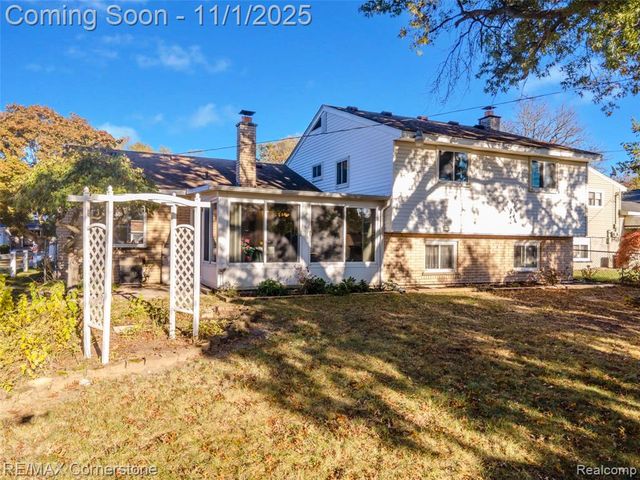 2232 Wilshire Street, Westland, MI 48186