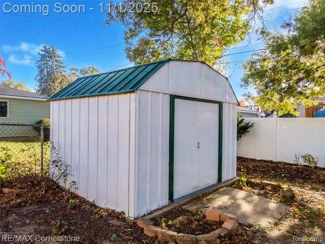 2232 Wilshire Street, Westland, MI 48186