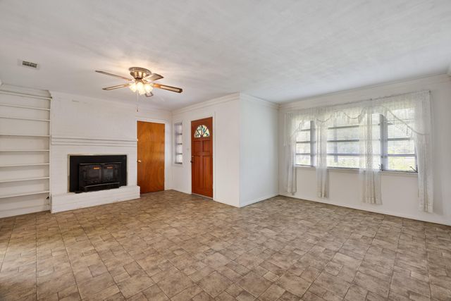324 Peps Point, Hattiesburg, MS 39401