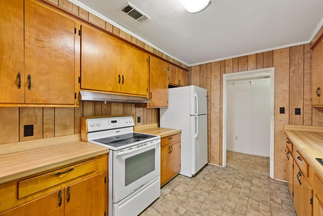 324 Peps Point, Hattiesburg, MS 39401