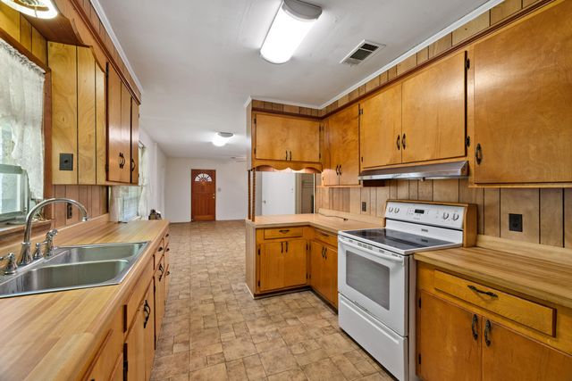 324 Peps Point, Hattiesburg, MS 39401