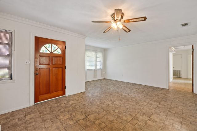 324 Peps Point, Hattiesburg, MS 39401