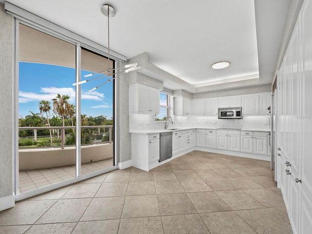 3040 GRAND BAY BOULEVARD 225, Longboat Key, FL 34228