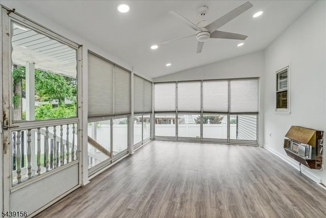 75 Fichter St, Bloomingdale Boro, NJ 07403