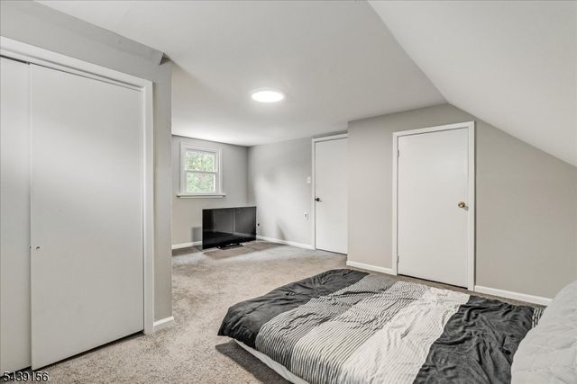 75 Fichter St, Bloomingdale Boro, NJ 07403