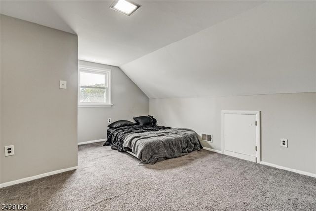 75 Fichter St, Bloomingdale Boro, NJ 07403