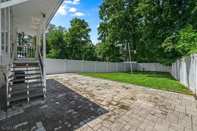 75 Fichter St, Bloomingdale Boro, NJ 07403