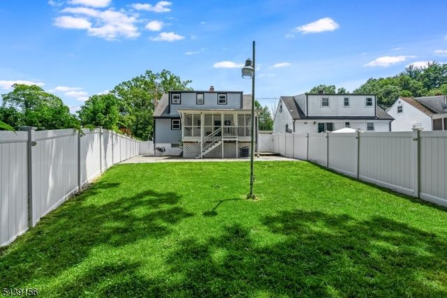 75 Fichter St, Bloomingdale Boro, NJ 07403