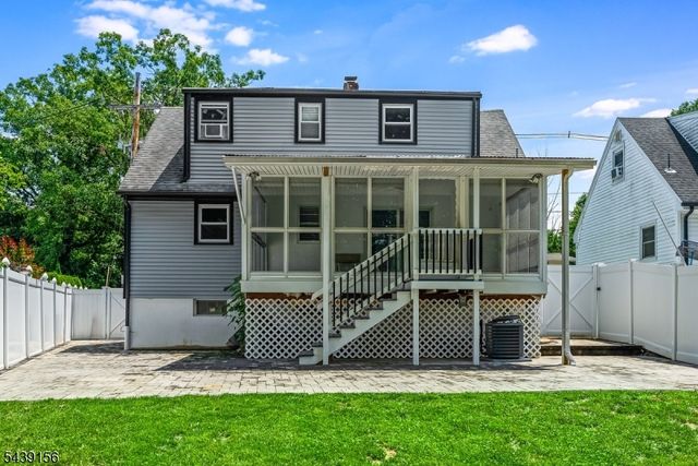 75 Fichter St, Bloomingdale Boro, NJ 07403