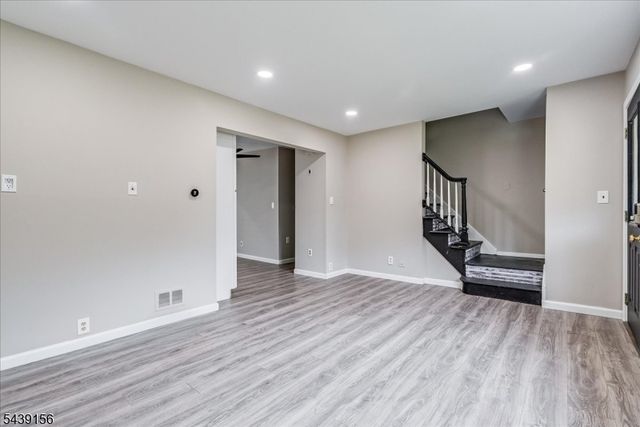 75 Fichter St, Bloomingdale Boro, NJ 07403