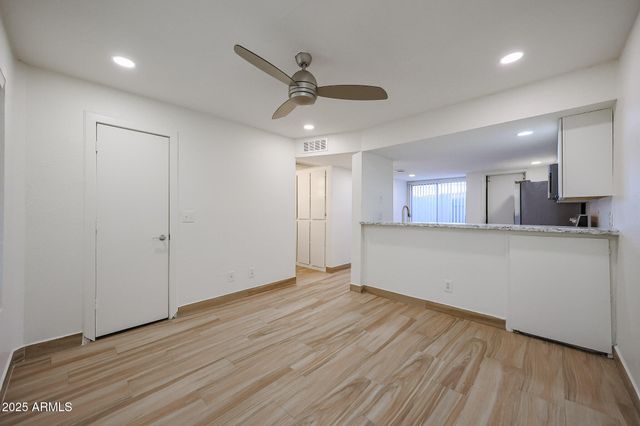 19601 N 7TH Street 1050, Phoenix, AZ 85024