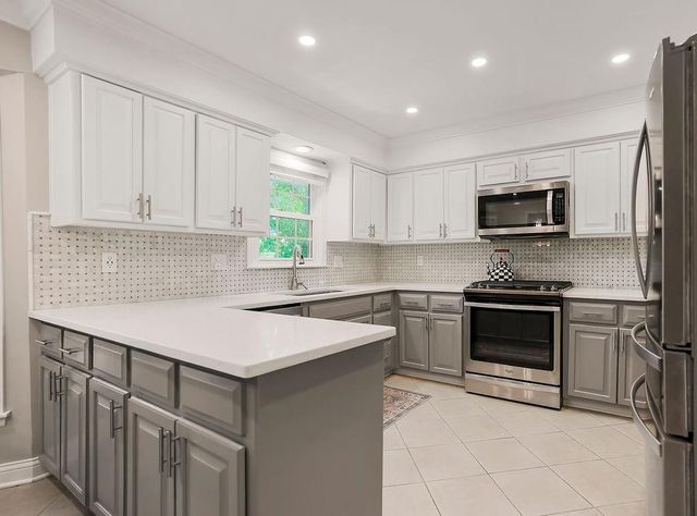 13433 W 80th Terrace, Lenexa, KS 66215