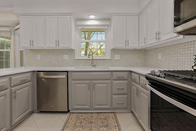 13433 W 80th Terrace, Lenexa, KS 66215