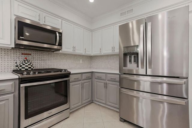 13433 W 80th Terrace, Lenexa, KS 66215