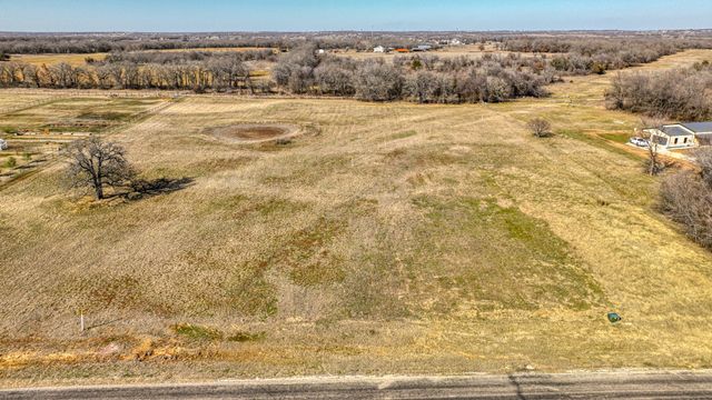 1136 Paradise Parkway, Poolville, TX 76487
