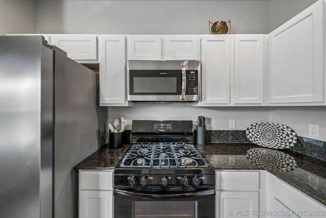 5812 E 146th Place S, Bixby, OK 74008