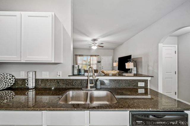 5812 E 146th Place S, Bixby, OK 74008