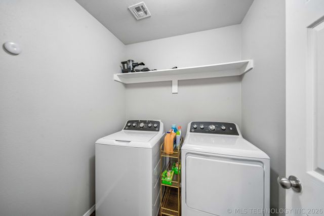 5812 E 146th Place S, Bixby, OK 74008