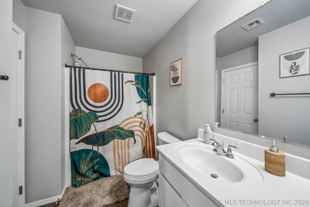 5812 E 146th Place S, Bixby, OK 74008