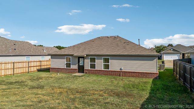 5812 E 146th Place S, Bixby, OK 74008
