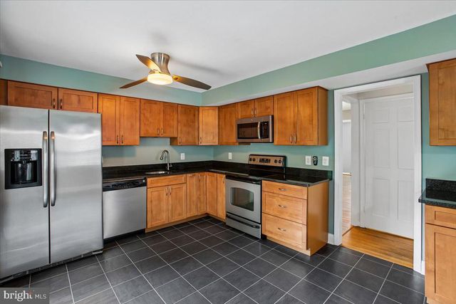 7018 BRADWOOD CT, Springfield, VA 22151