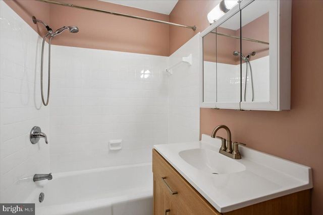 7018 BRADWOOD CT, Springfield, VA 22151