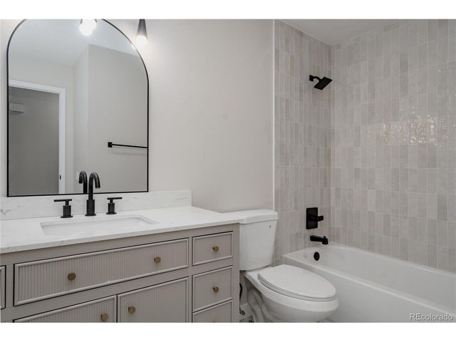 3011 W Long Ct A, Littleton, CO 80120