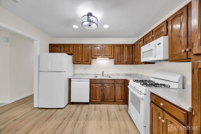 113 Heather Court 113, Edison, NJ 08820