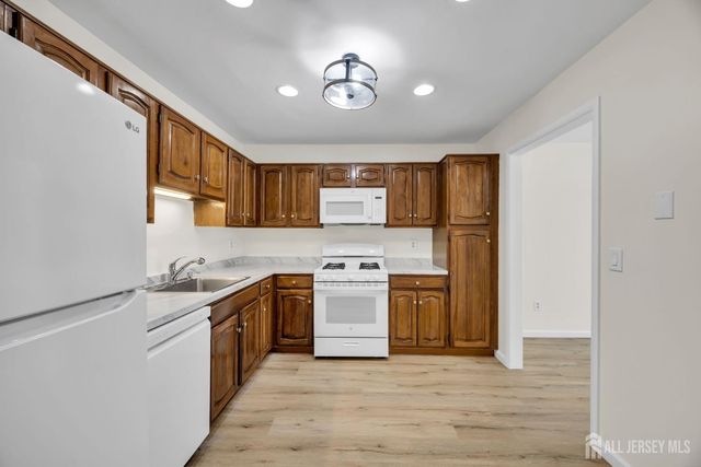 113 Heather Court 113, Edison, NJ 08820