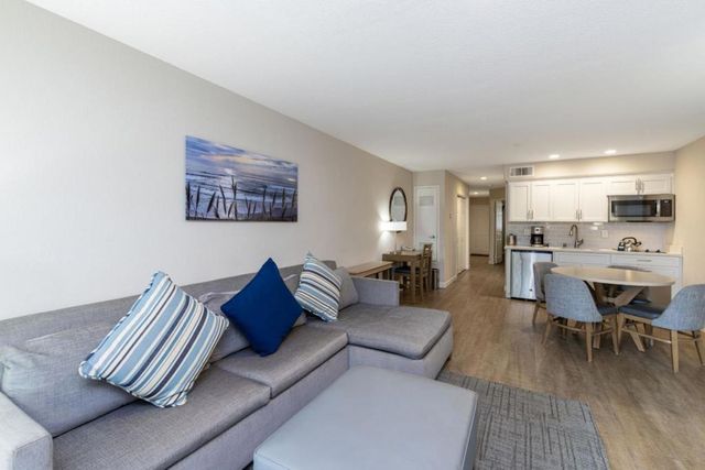 117 Seascape Resort Drive, Aptos, CA 95003