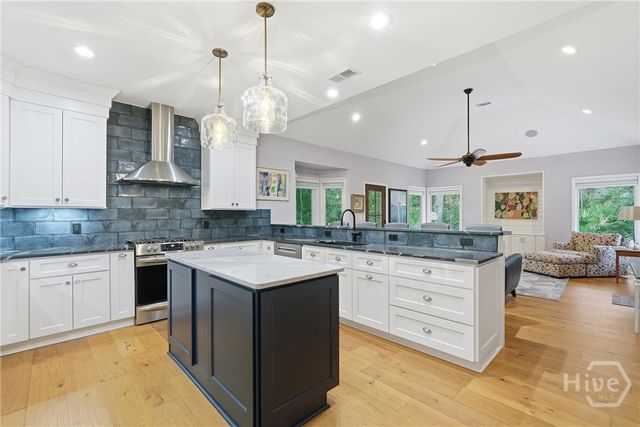 1 Fire Thorne Lane, Savannah, GA 31411