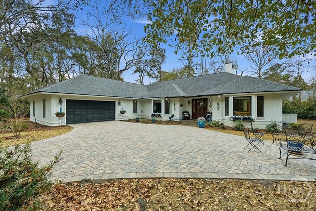 1 Fire Thorne Lane, Savannah, GA 31411