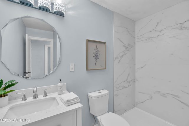 18 Gower Road, Toms River, NJ 08757