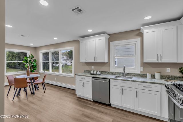 18 Gower Road, Toms River, NJ 08757