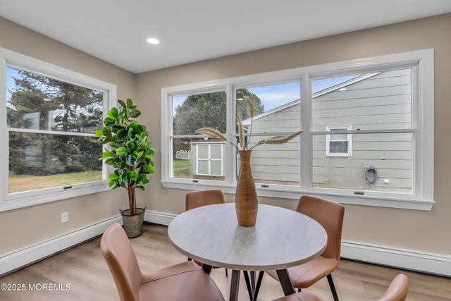 18 Gower Road, Toms River, NJ 08757