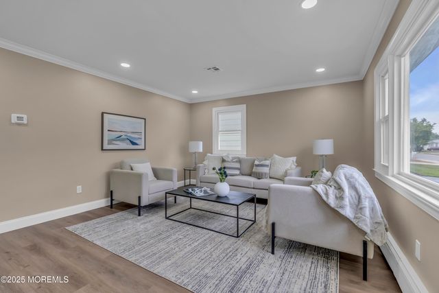 18 Gower Road, Toms River, NJ 08757