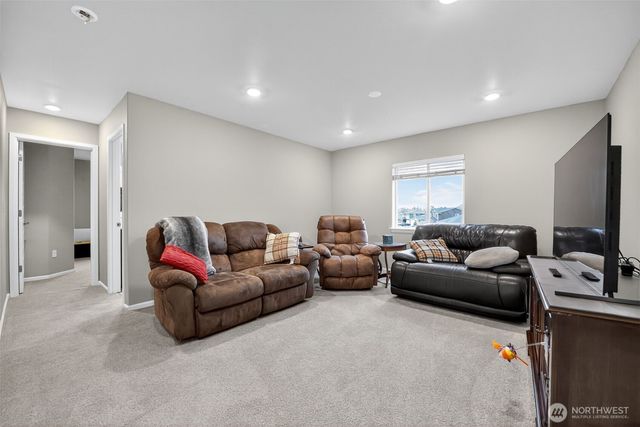 17824 128th Ave Court E, Puyallup, WA 98374