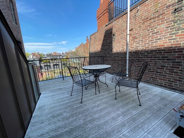 319 Dartmouth St 1, Boston, MA 02116