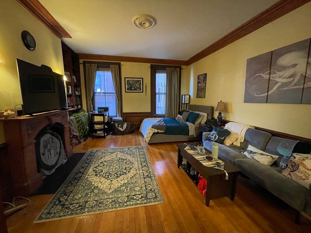 319 Dartmouth St 1, Boston, MA 02116