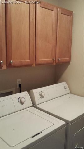 28339 Carlton Way Drive 33, Novi, MI 48377