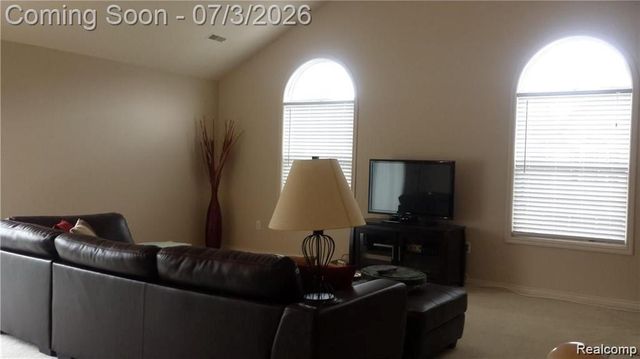 28339 Carlton Way Drive 33, Novi, MI 48377