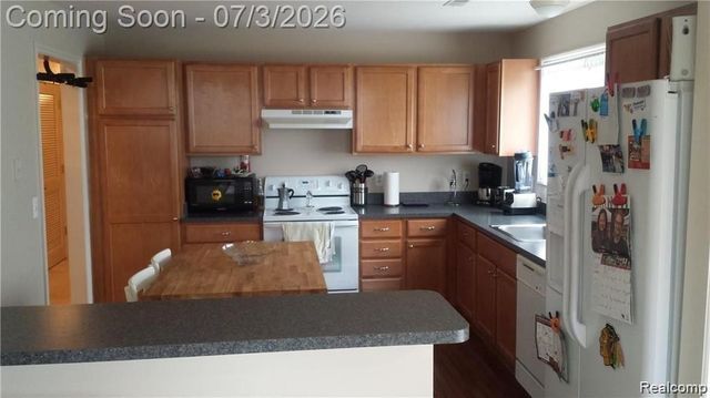 28339 Carlton Way Drive 33, Novi, MI 48377