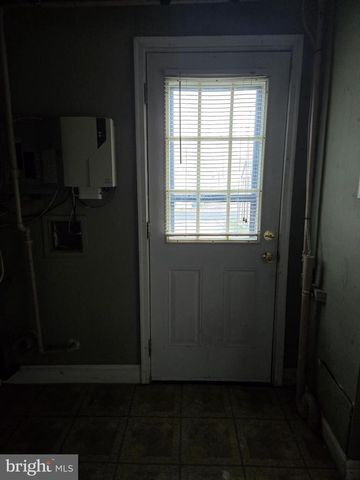 2416 FLEETWING DR, Levittown, PA 19057